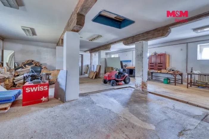 Prodej obchodního prostoru, Bělčice, Nádražní, 560 m2