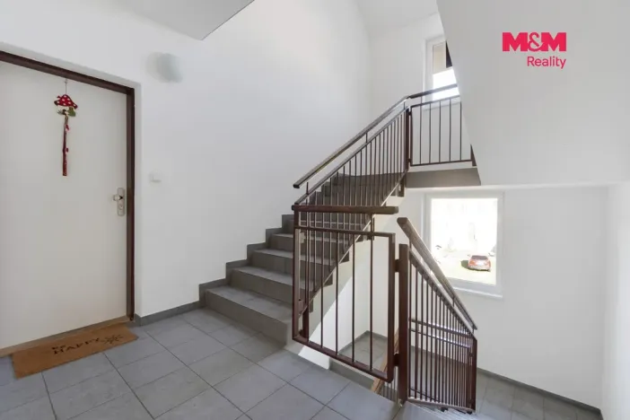 Prodej bytu 3+kk, Králův Dvůr, Popelky Biliánové, 56 m2