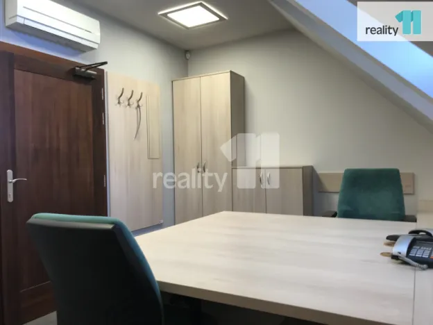 Pronájem kanceláře, Karlovy Vary - Dvory, Chebská, 14 m2