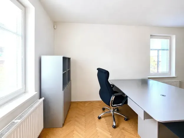 Pronájem kanceláře, Zlín, Pod Vodojemem, 180 m2