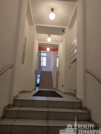 Pronájem kanceláře, Praha - Vinohrady, Lublaňská, 103 m2