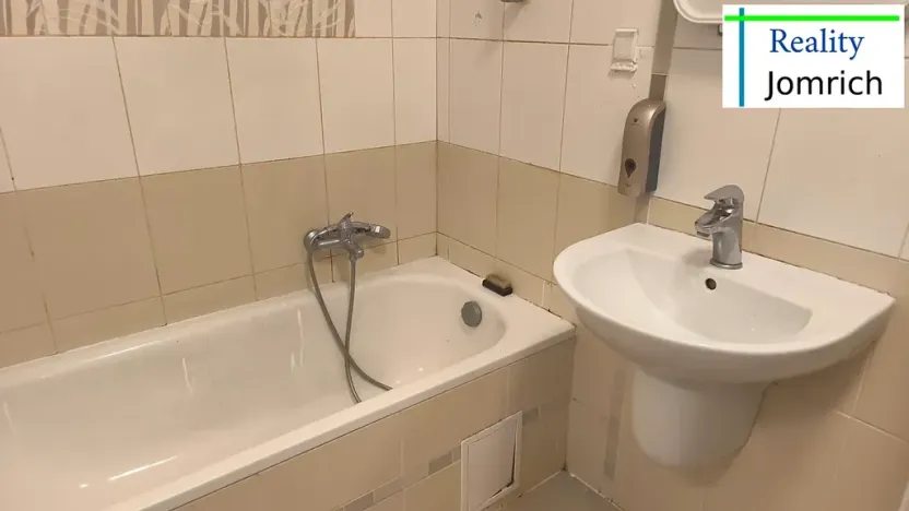 Pronájem bytu 1+1, Liberec, Pražská, 41 m2