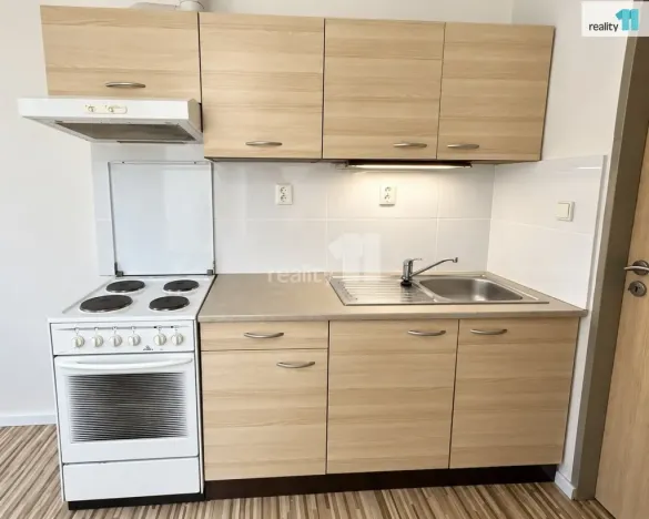 Pronájem bytu 1+kk, Praha - Hrdlořezy, Českobrodská, 28 m2