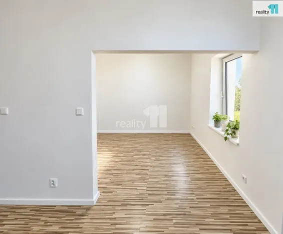Pronájem bytu 1+kk, Praha - Hrdlořezy, Českobrodská, 28 m2