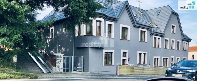 Pronájem bytu 1+kk, Praha - Hrdlořezy, Českobrodská, 28 m2