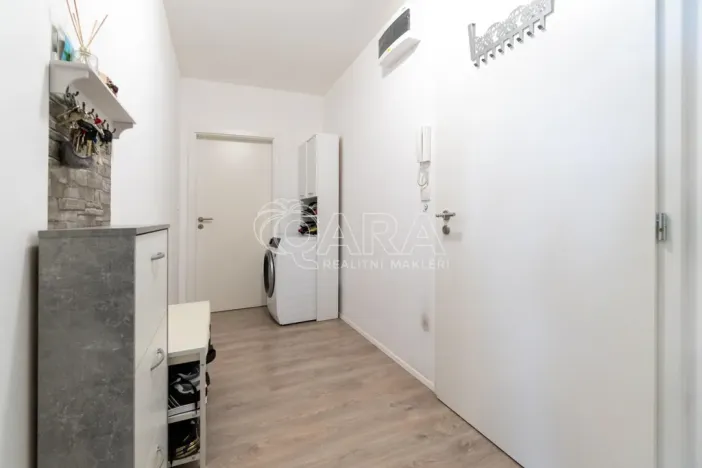 Prodej bytu 2+kk, Milovice - Mladá, Armádní, 53 m2