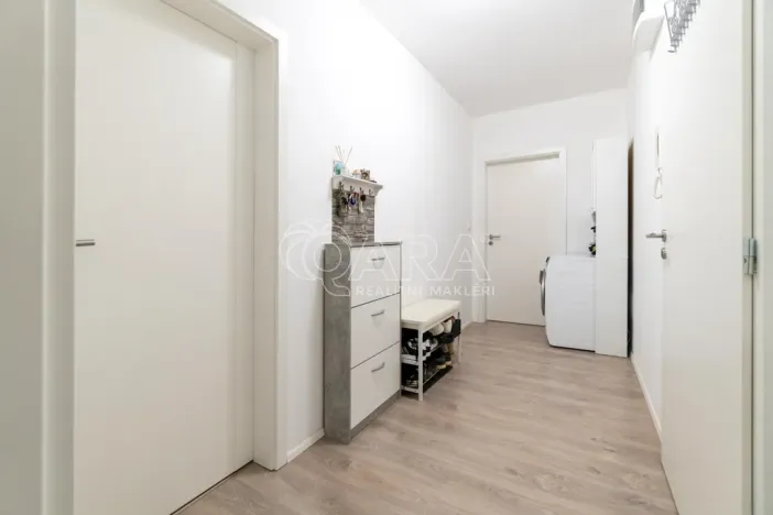 Prodej bytu 2+kk, Milovice - Mladá, Armádní, 53 m2