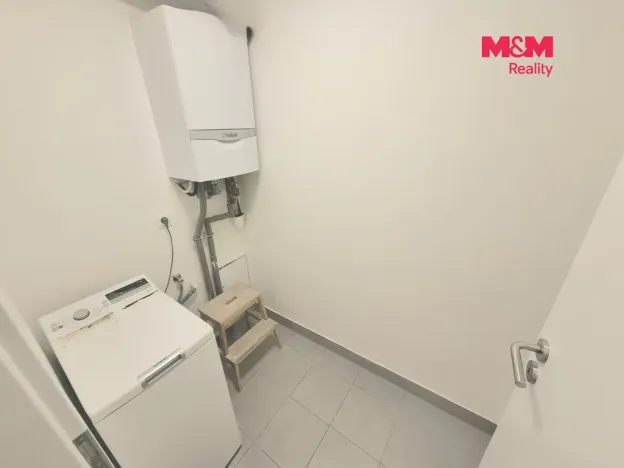Pronájem bytu 1+kk, Praha - Michle, Nuselská, 41 m2