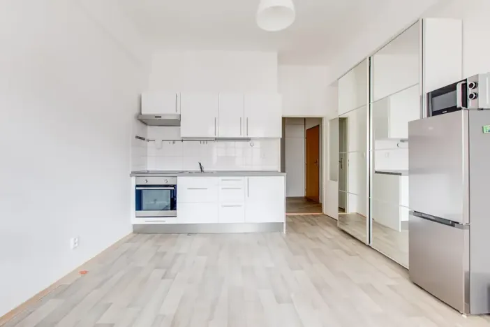 Pronájem bytu 1+kk, Praha - Karlín, Sokolovská, 28 m2