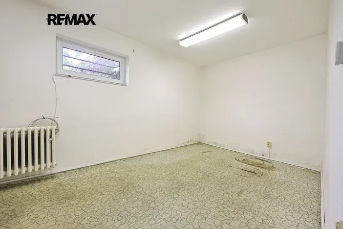Pronájem obchodního prostoru, Plzeň, Na Roudné, 150 m2