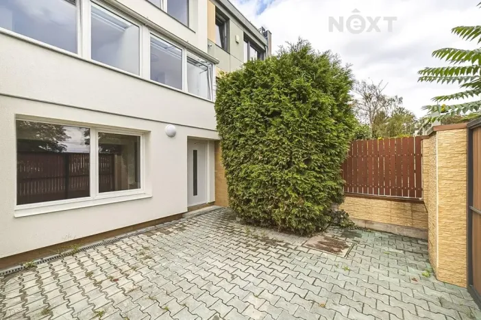 Prodej bytu 1+kk, Praha - Kyje, Vajgarská, 34 m2
