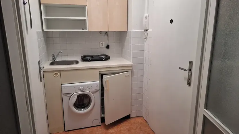 Pronájem bytu 1+kk, Praha - Vokovice, Evropská, 20 m2