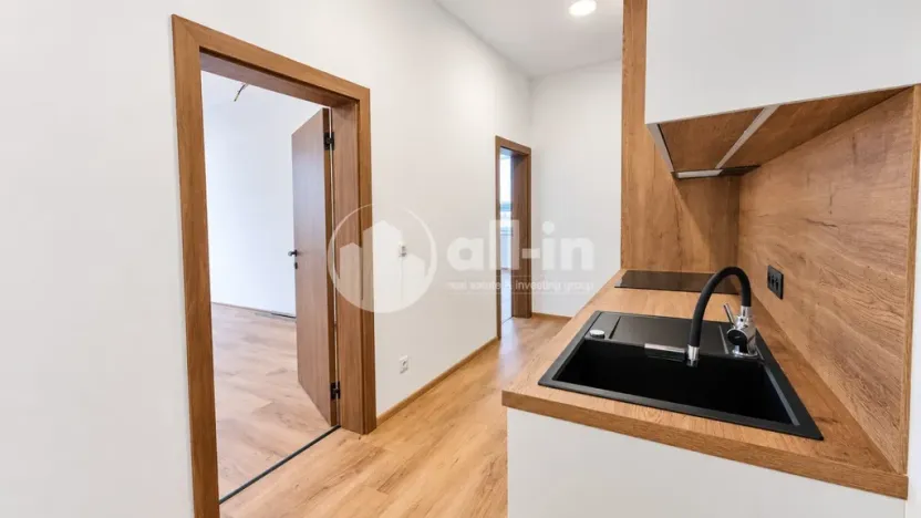 Pronájem kanceláře, Vyškov - Vyškov-Město, náměstí Obránců míru, 27 m2