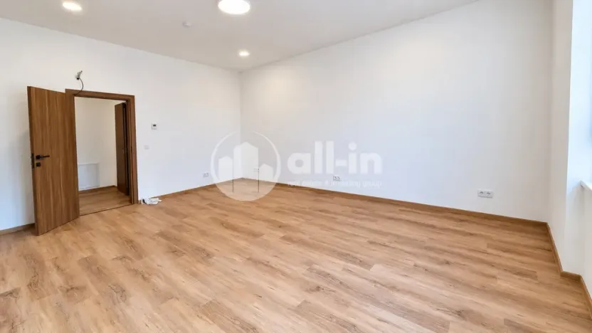 Pronájem kanceláře, Vyškov - Vyškov-Město, náměstí Obránců míru, 27 m2