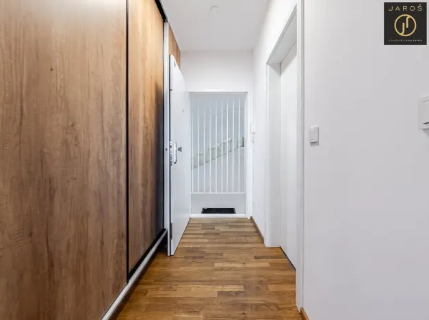Pronájem bytu 1+kk, Kladno, Lesík, 33 m2