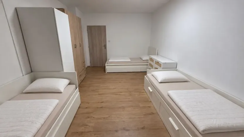 Pronájem pokoje, Praha - Háje, Štichova, 70 m2