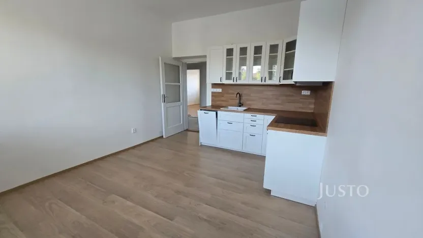 Pronájem bytu 2+1, Písek, Mírové nám., 77 m2