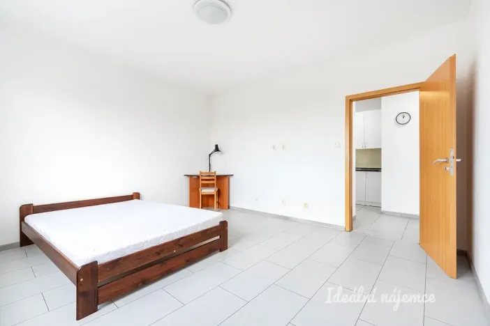 Pronájem bytu 2+kk, Praha - Suchdol, Brandejsovo náměstí, 54 m2
