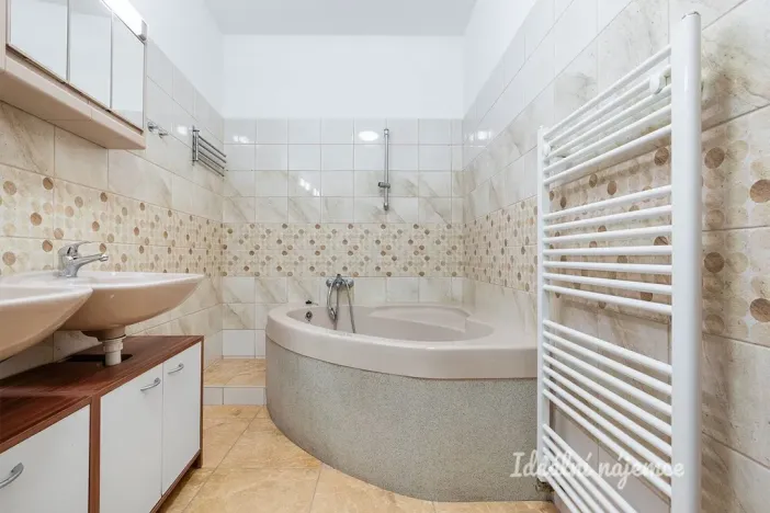 Pronájem bytu 2+kk, Praha - Suchdol, Brandejsovo náměstí, 54 m2