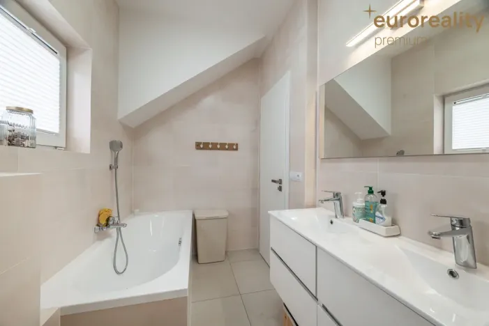 Pronájem rodinného domu, Chodová Planá, Kolmá, 100 m2