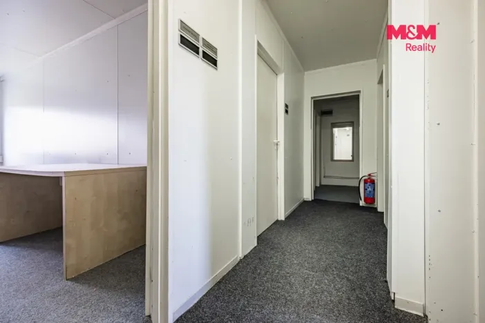 Prodej obchodního prostoru, Bernartice, 290 m2