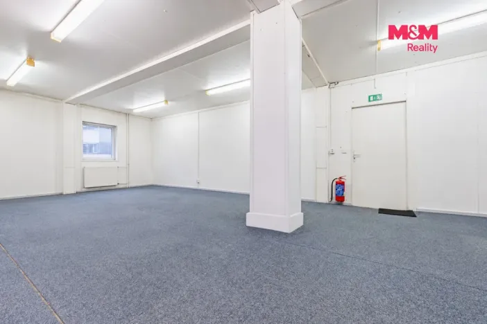 Prodej obchodního prostoru, Bernartice, 290 m2