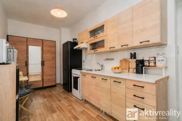 Prodej činžovního domu, Dolní Zálezly, Mírové náměstí, 250 m2