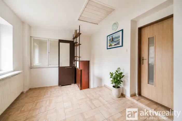 Prodej činžovního domu, Dolní Zálezly, Mírové náměstí, 250 m2