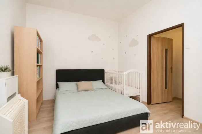 Prodej činžovního domu, Dolní Zálezly, Mírové náměstí, 250 m2