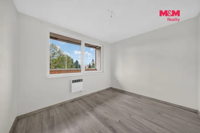 Prodej bytu 4+1, Černovice, U Mateřské školy, 82 m2