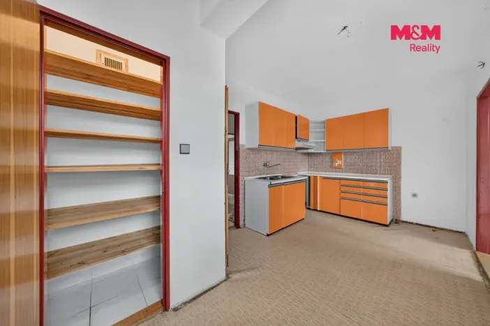 Prodej bytu 4+1, Černovice, U Mateřské školy, 82 m2