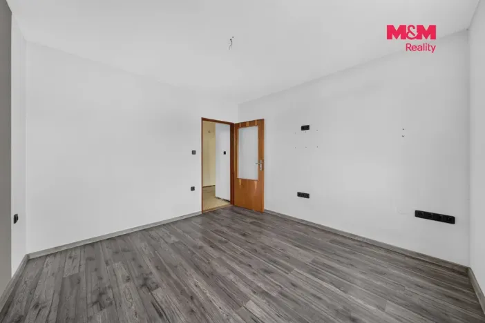 Prodej bytu 4+1, Černovice, U Mateřské školy, 82 m2