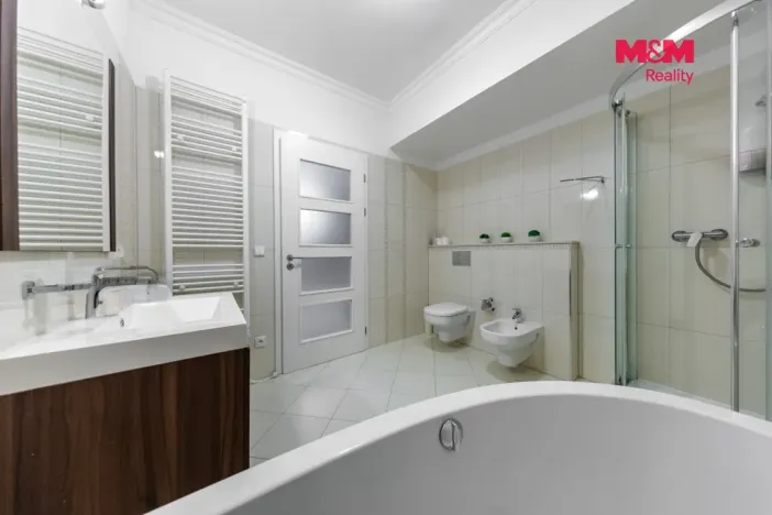 Pronájem bytu 3+kk, Karlovy Vary, Moravská, 80 m2