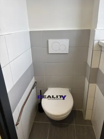 Prodej bytu 2+1, Vroutek, Husova, 60 m2