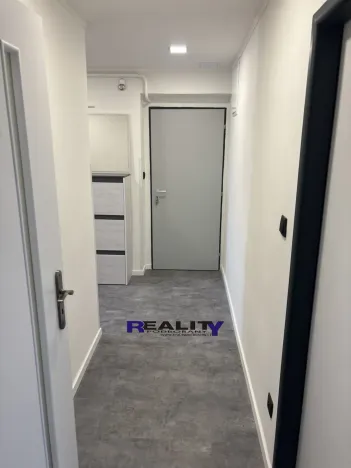 Prodej bytu 2+1, Vroutek, Husova, 60 m2