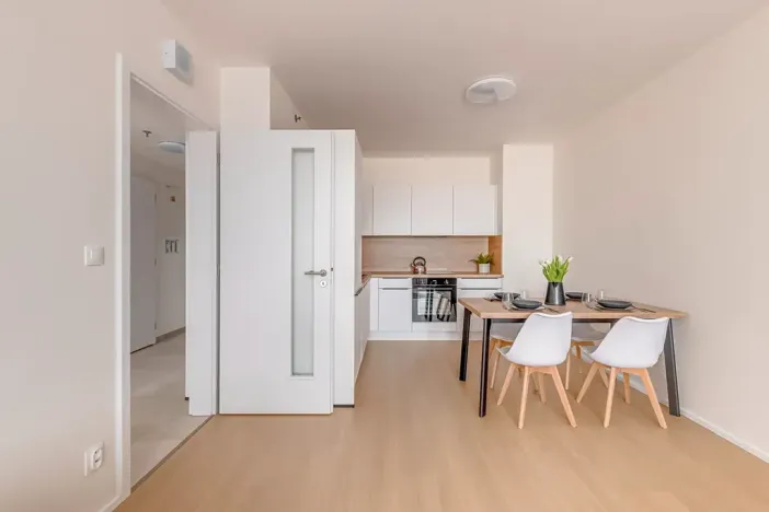 Pronájem bytu 2+kk, Praha - Vysočany, Hindlova, 56 m2