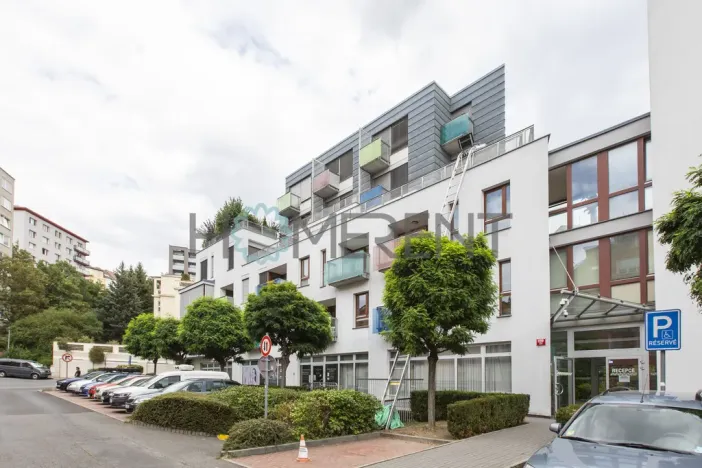 Pronájem bytu 3+kk, Praha - Podolí, Brabcova, 52 m2