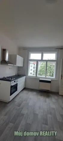 Pronájem bytu 1+kk, Praha - Nusle, Jaurisova, 32 m2