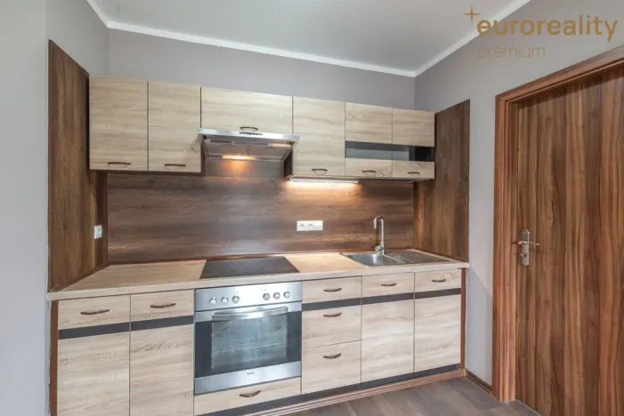 Prodej bytu 2+kk, Tachov, Na Třešňovce, 37 m2