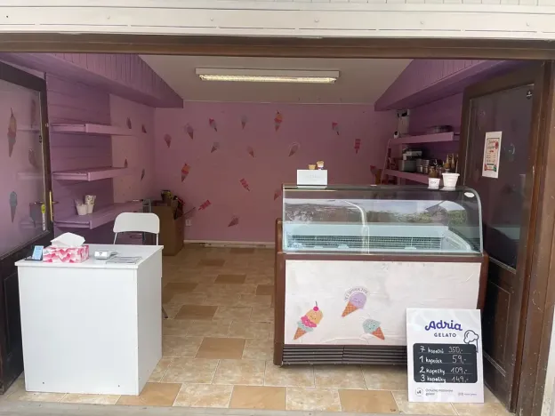 Prodej obchodního prostoru, Karlštejn, 54 m2