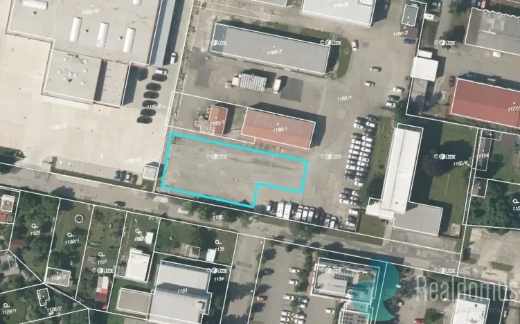 Pronájem pozemku, České Budějovice, Školní, 1800 m2