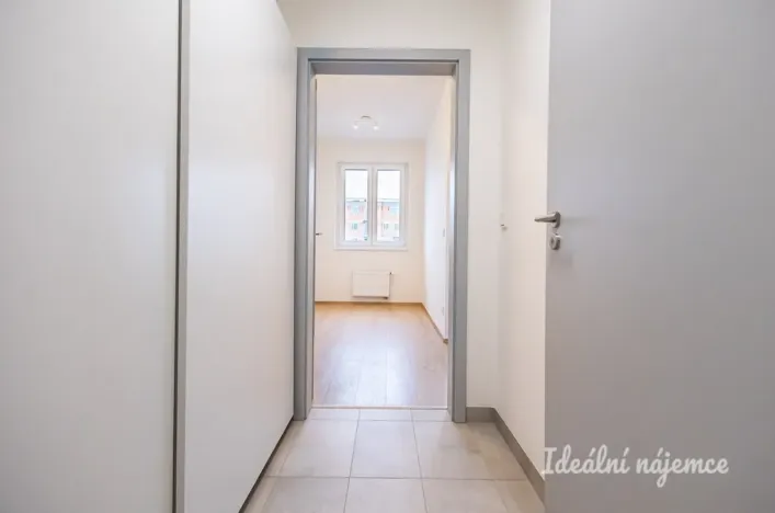 Pronájem bytu 1+kk, Praha - Hostivař, Arnošta Staňka, 35 m2