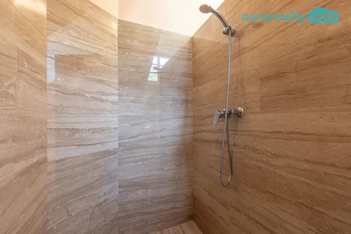 Pronájem obchodního prostoru, Karlovy Vary, Zámecký vrch, 20 m2