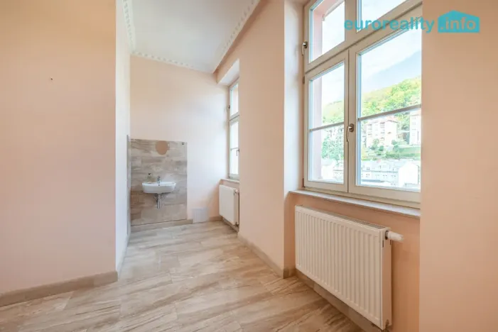 Pronájem obchodního prostoru, Karlovy Vary, Zámecký vrch, 20 m2