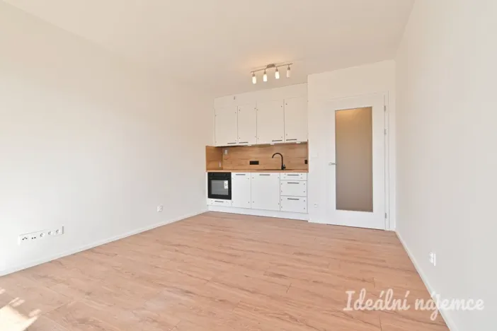 Pronájem bytu 1+kk, Brno - Maloměřice, Pod Kavkami, 27 m2