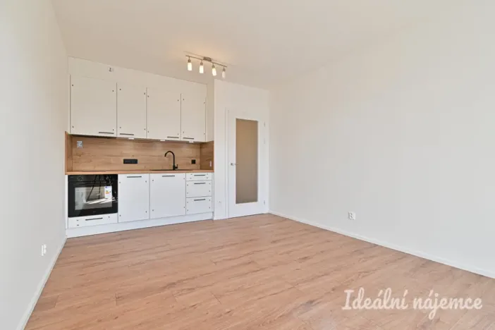 Pronájem bytu 1+kk, Brno - Maloměřice, Pod Kavkami, 27 m2