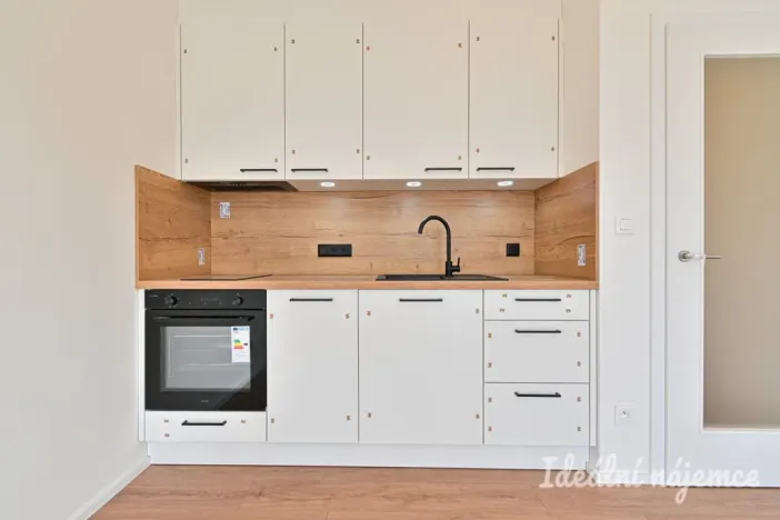 Pronájem bytu 1+kk, Brno - Maloměřice, Pod Kavkami, 27 m2