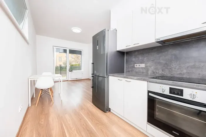 Pronájem bytu 2+kk, Pardubice, Bratranců Veverkových, 46 m2