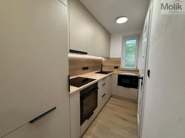 Prodej bytu 3+1, Meziboří, Májová, 57 m2