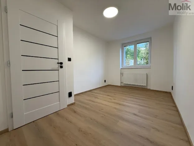 Prodej bytu 3+1, Meziboří, Májová, 57 m2